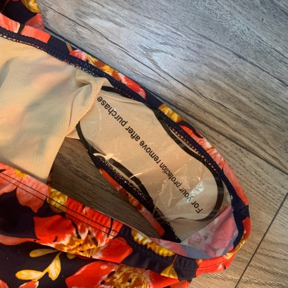 NEW DENIM & CO. BEACH FLORAL V-NECK RUFFLE SLEEVE ONE PIECE SWIMSUIT 16 - Picture 12 of 12